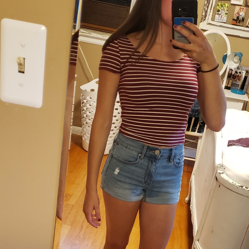 American Eagle Cropped Tshirt